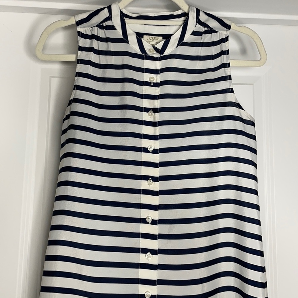 EUC JCREW BLOUSE SIZE 00. Navy and white stripe.